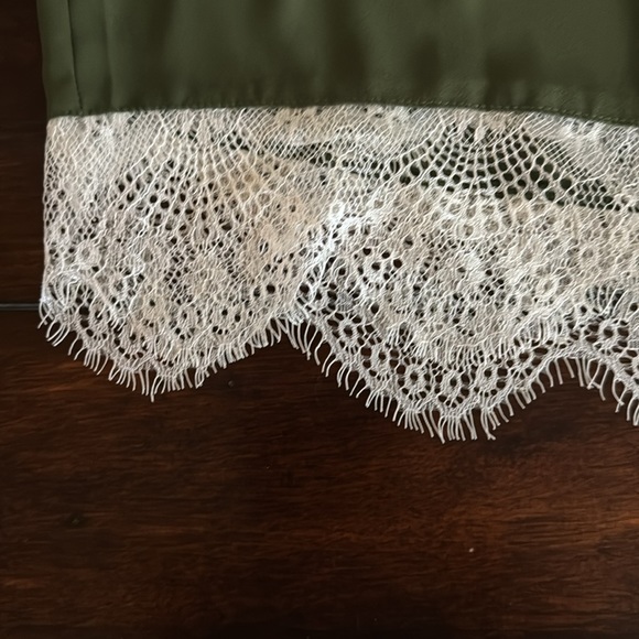 NY COLLECTION Lace Trim Blouse Olive Green Medium - Picture 11 of 14